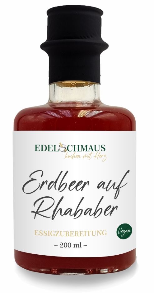 Erdbeer auf Rhabarber